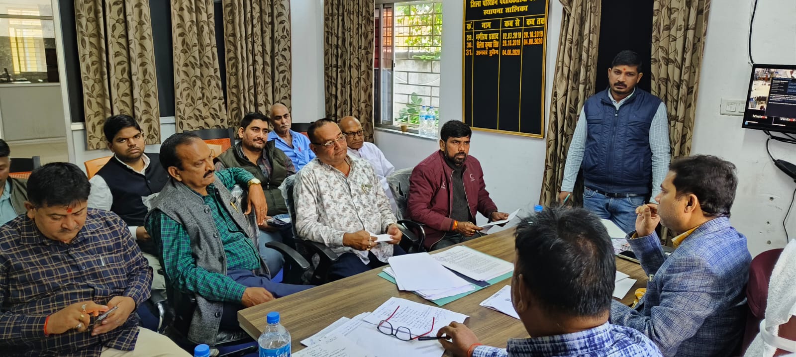 मुख्यमंत्री ग्राम गाड़ी योजना को लेकर डीटीओ ने सभी बस संचालकों के साथ बैठक की