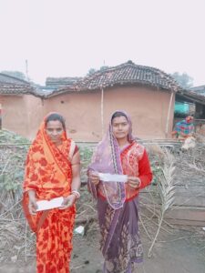 ग्रामीणों का आरोप:अबुआ आवास योजना में वेरीफिकेशन करने आए कर्मी द्वारा गड़बड़ी