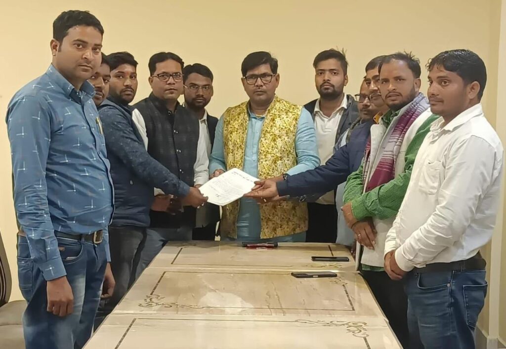 राजद युवा जिला अध्यक्ष की मनमानी के खिलाफ जिले के प्रखण्ड अध्यक्षों ने खोला मोर्चा राजद युवा जिला अध्यक्ष की मनमानी के खिलाफ जिले के प्रखण्ड अध्यक्षों ने खोला मोर्चा