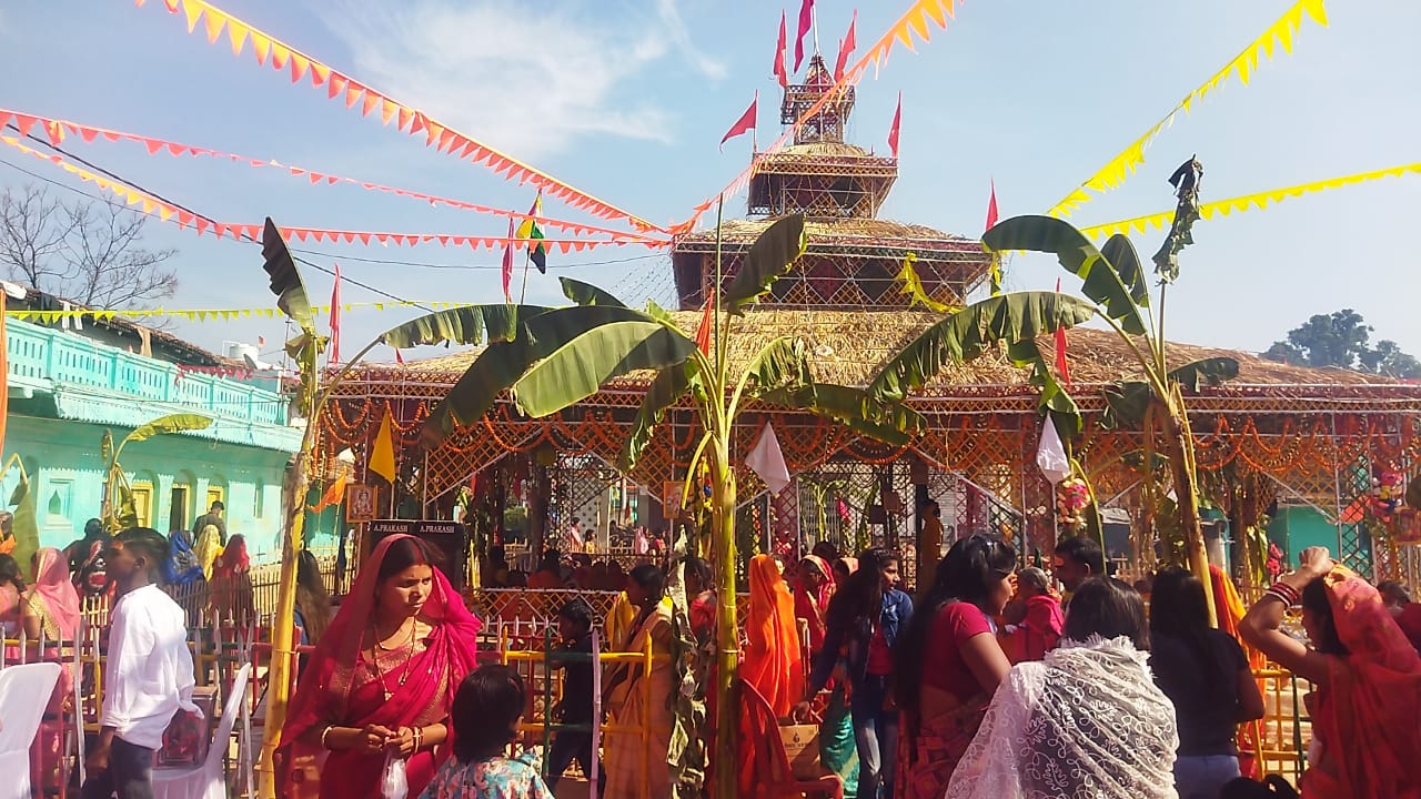 यज्ञ से हर जिव में खुशियाली और शांति का भाव उत्पन्न होता है . पुज्य रामानुज जी महराज