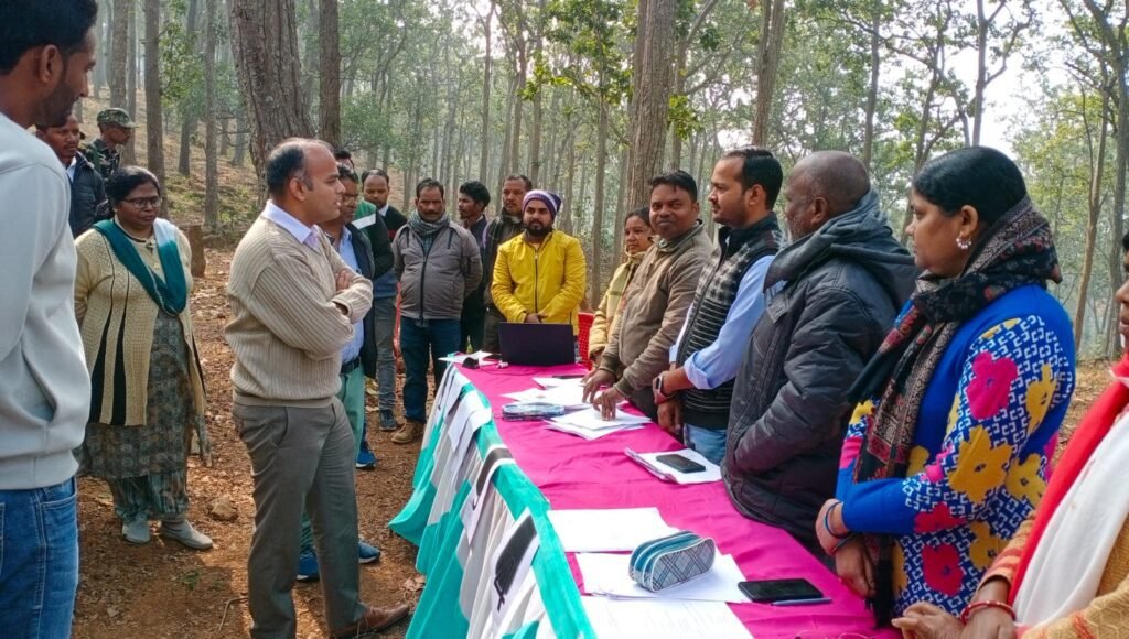 चल मैया कैंप, तोर आयुष्मान कार्ड बनवाई देवो. चल मैया कैंप, तोर आयुष्मान कार्ड बनवाई देवो.
