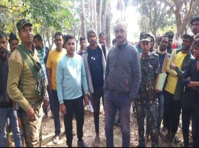 लोन देकर ठगी के आरोप में दो कर्मी को बनाया बंधक लोन देकर ठगी के आरोप में दो कर्मी को बनाया बंधक