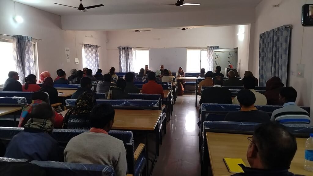 महात्मा गांधी पुस्तकालय के आर्थिक सहयोग को लेकर एक आवश्यक रखी गई बैठक . महात्मा गांधी पुस्तकालय के आर्थिक सहयोग को लेकर एक आवश्यक रखी गई बैठक .