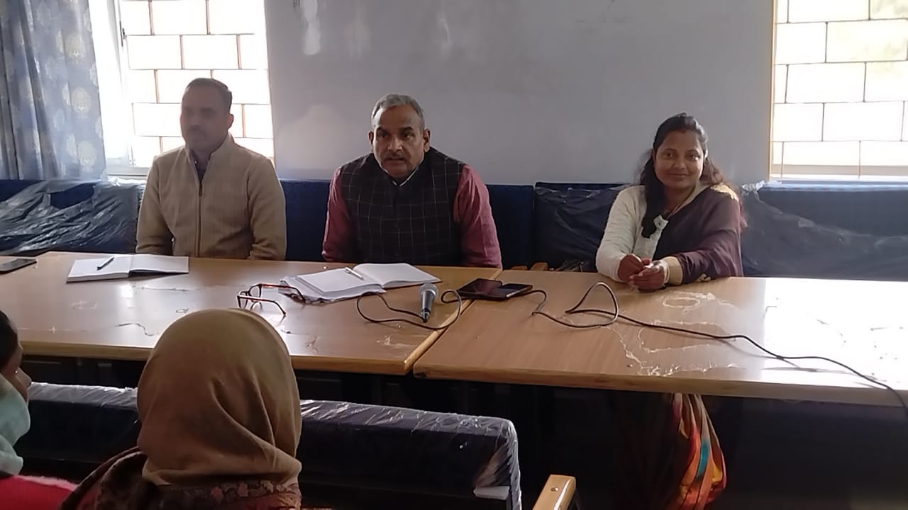 महात्मा गांधी पुस्तकालय के आर्थिक सहयोग को लेकर एक आवश्यक रखी गई बैठक .