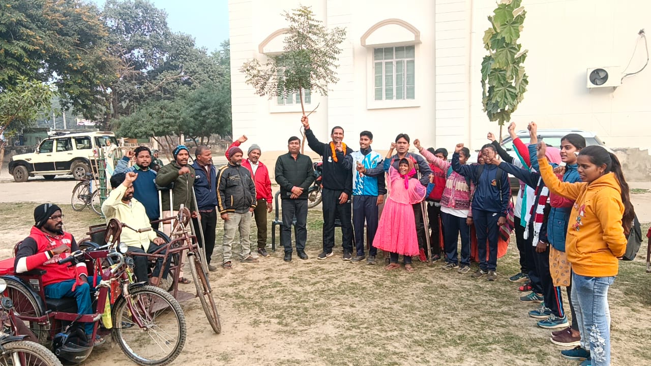स्पोर्ट्स कोटा से चंदन कुमार प्रखंड पंचायत राज पदाधिकारी बनाएं जाने पर मुंगेर में हुए सम्मानित