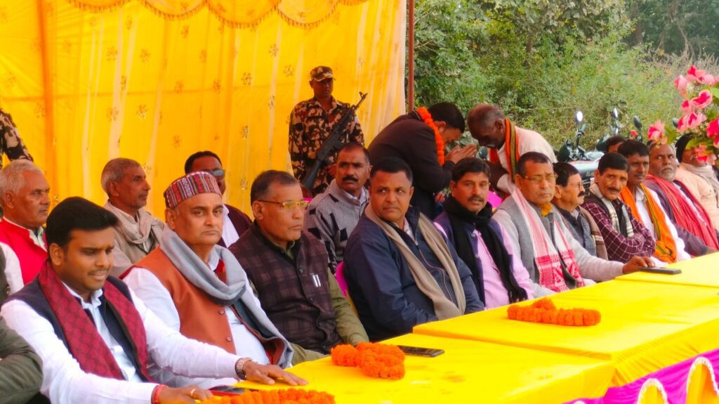वनभोज सह कार्यकर्ता समेलन में उमड़ा जनसैलाब,