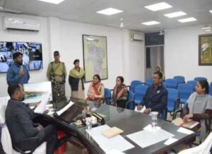 जनता दरबार में उपायुक्त के समक्ष शहरी व ग्रामीण क्षेत्र के लोगों ने रखी समस्या पाकुड़