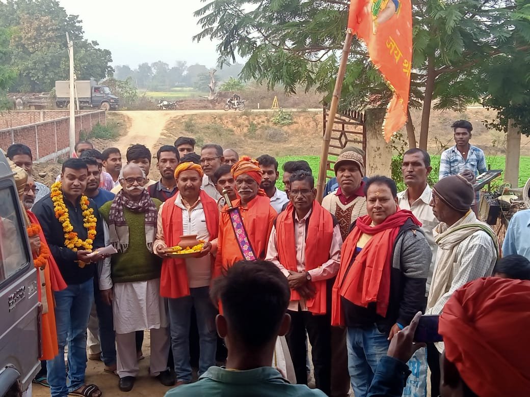 अयोध्या राम मंदिर से आए पूजित अक्षत व निमंत्रण पत्र का डोल बजे के साथ किया गया वितरण अयोध्या राम मंदिर से आए पूजित अक्षत व निमंत्रण पत्र का डोल बजे के साथ किया गया वितरण