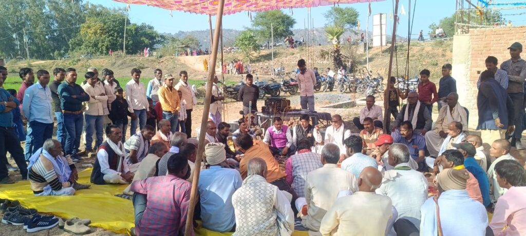 बिशुनपुरा(गढ़वा) : मकर सक्रांति पर सूर्य मंदिर परिसर में भजन कीर्तन का हुआ आयोजन,लगा भव्य मेला। बिशुनपुरा(गढ़वा) : मकर सक्रांति पर सूर्य मंदिर परिसर में भजन कीर्तन का हुआ आयोजन,लगा भव्य मेला।