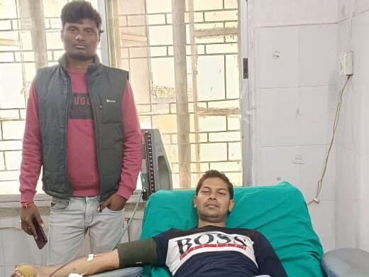 रक्तदान कर पेश की मानवता की मिसालरक्त की कमी से जूझ रही महिला की रक्तदान कर बचाई जान रक्तदान कर पेश की मानवता की मिसालरक्त की कमी से जूझ रही महिला की रक्तदान कर बचाई जान