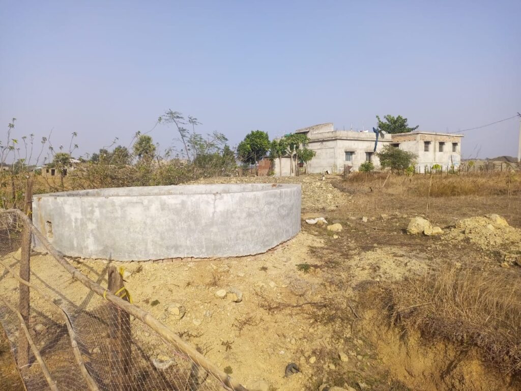 मुखिया व बिचौलियों द्वारा सिंचाई कूप निर्माण में बरती गयी व्यापक अनियमितता