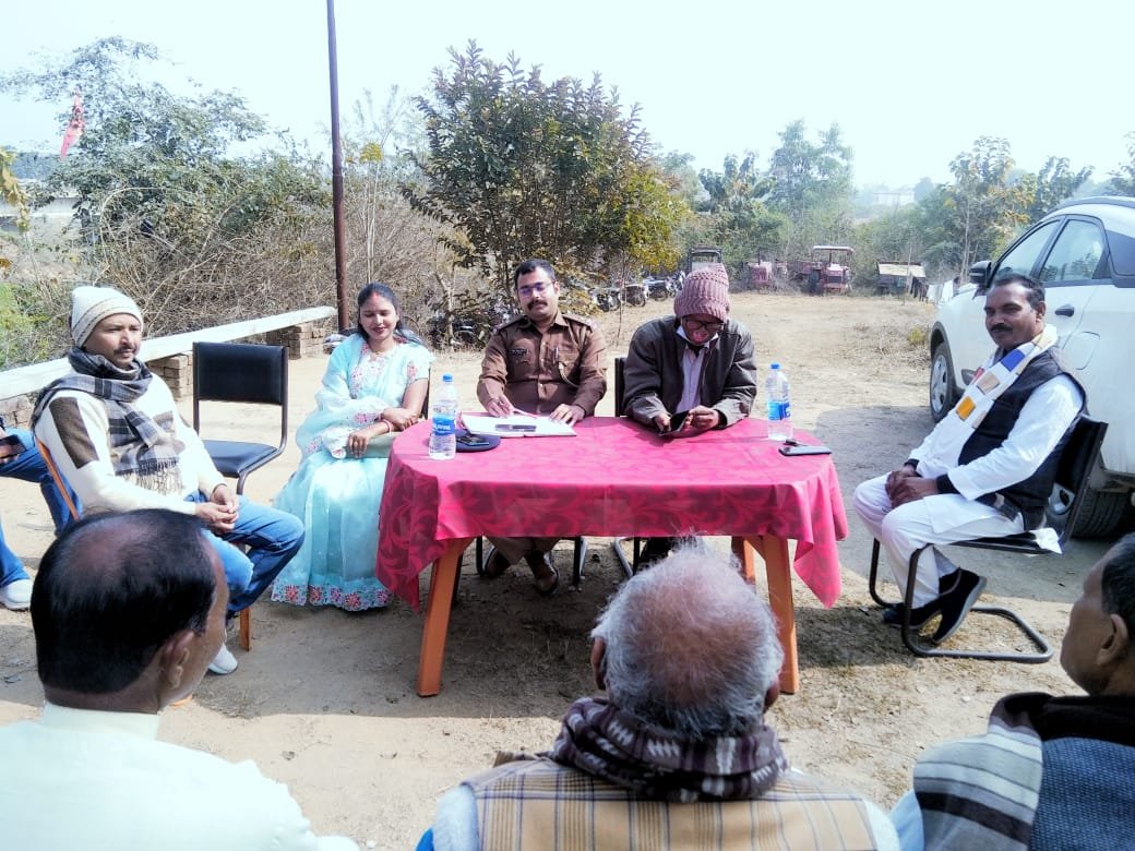 अयोध्या में राम लला का प्राण प्रतिष्ठा को लेकर बिशुनपुरा थाना परिसर में हुई शांती समिति का बैठक अयोध्या में राम लला का प्राण प्रतिष्ठा को लेकर बिशुनपुरा थाना परिसर में हुई शांती समिति का बैठक