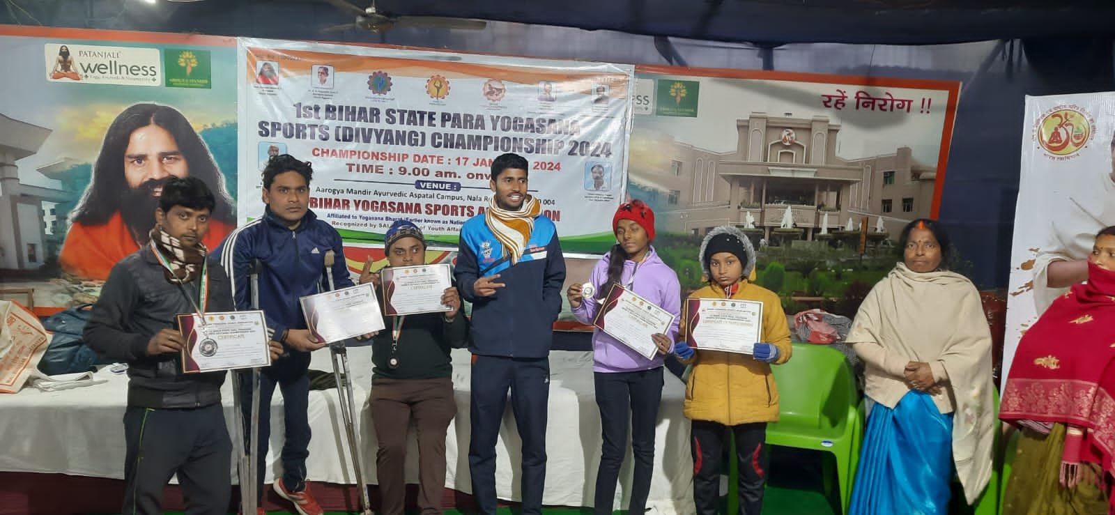 पारा स्टेट योगा चैंपियनशिप में मुंगेर के दिव्यांग खिलाड़ियों ने गोल्ड और सिल्वर मेडल जीता।