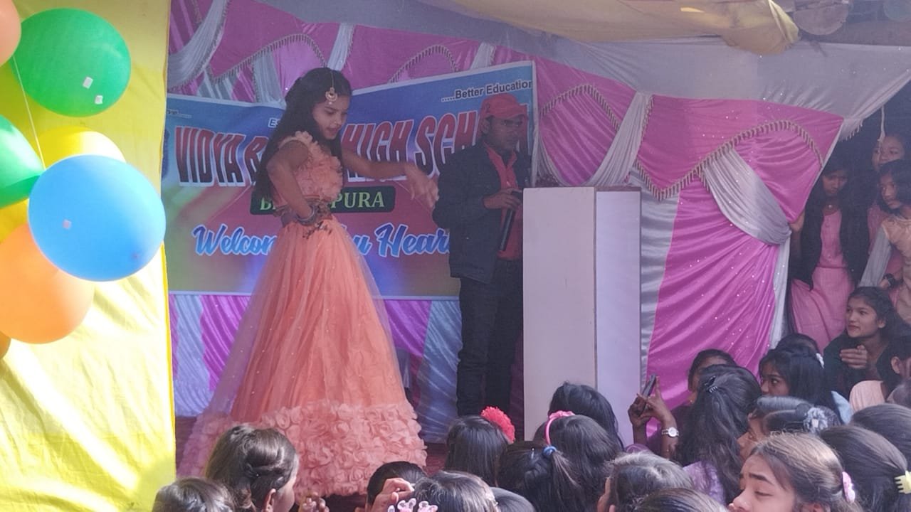 प्रज्ञा मार्ग दर्शन कोचिंग सेंटर में 10वीं और 12वीं के छात्र- छात्राओं का बिदाई सह सम्मान समारोह का आयोजन । प्रज्ञा मार्ग दर्शन कोचिंग सेंटर में 10वीं और 12वीं के छात्र- छात्राओं का बिदाई सह सम्मान समारोह का आयोजन ।