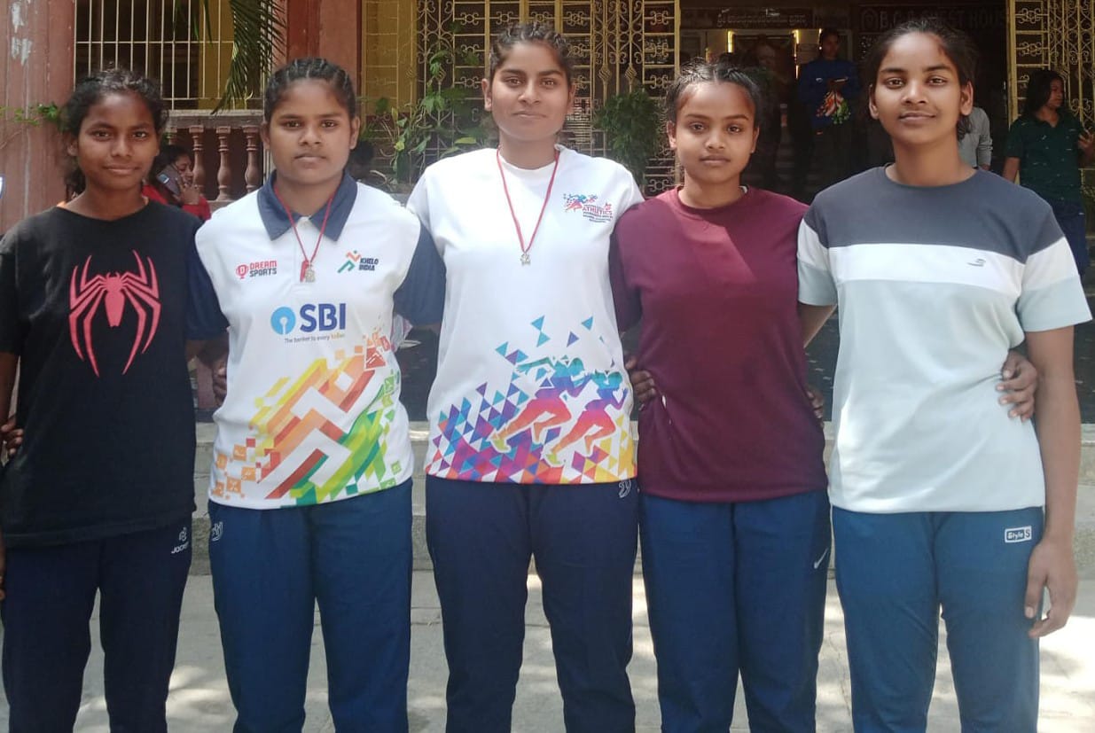 जिले से अंडर 19 बालिका व बालक राष्ट्रीय विद्यालय कबड्डी में भाग लेने के लिए रवानावूशु मार्शल आर्ट्स अंडर 19 बालिका में 1 छात्रा लेंगी हिस्सा