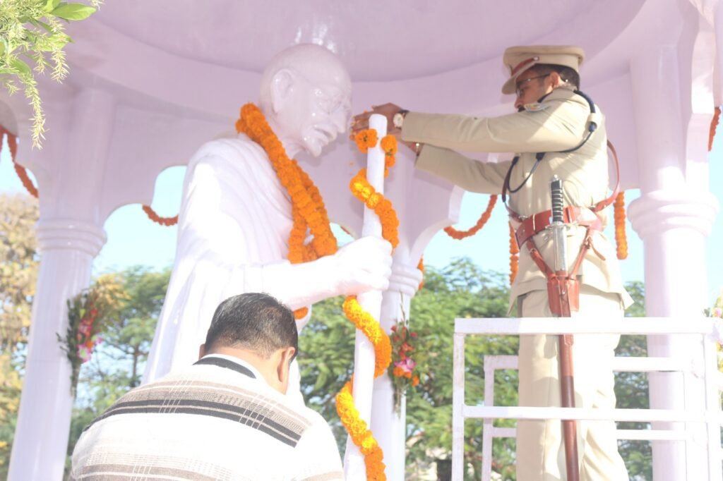 गुमला जिलांतर्गत पूरे हर्षोल्लास के साथ मनाया गया गणतंत्र दिवस गुमला जिलांतर्गत पूरे हर्षोल्लास के साथ मनाया गया गणतंत्र दिवस
