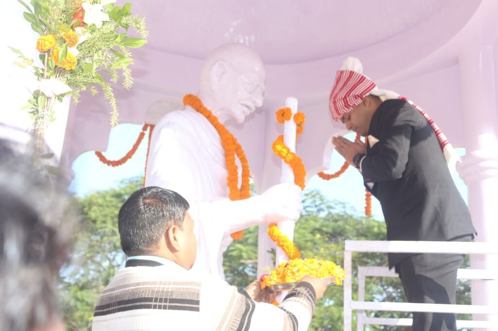 गुमला जिलांतर्गत पूरे हर्षोल्लास के साथ मनाया गया गणतंत्र दिवस गुमला जिलांतर्गत पूरे हर्षोल्लास के साथ मनाया गया गणतंत्र दिवस