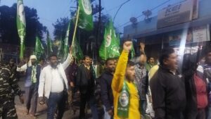 सीएम हेमंत सोरेन को ईडी द्वारा 10वां समन भेजे जाने पर jmm कार्यकर्ताओं ने निकाला मशाल जुलूस: