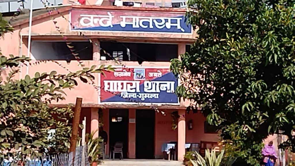 स्कूल के कमरे में पांचवी क्लास छात्र ने की फांसी लगाकर आत्महत्या: जांच में जुटी पुलिस स्कूल के कमरे में पांचवी क्लास छात्र ने की फांसी लगाकर आत्महत्या: जांच में जुटी पुलिस