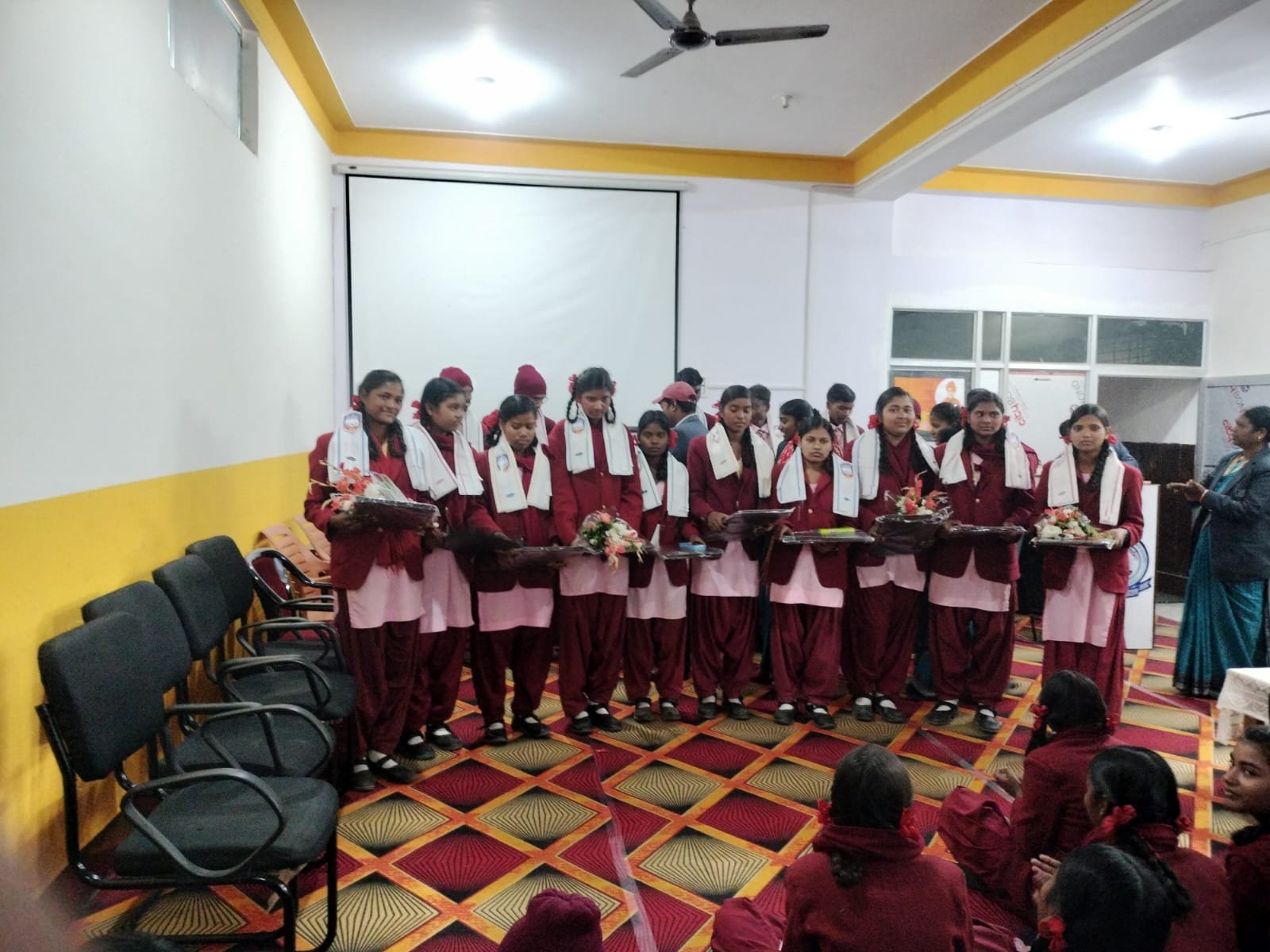 चिल्ड्रेन एकेडमी रन्हें में हुआ करियर काउंसलिंग सह विदाई समारोह का आयोजन चिल्ड्रेन एकेडमी रन्हें में हुआ करियर काउंसलिंग सह विदाई समारोह का आयोजन