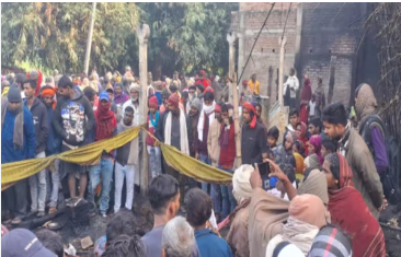 सो रहा था पूरा परिवार, घर में लग गई आग… दो मासूम समेत चार की जिंदा जलकर मौत सो रहा था पूरा परिवार, घर में लग गई आग… दो मासूम समेत चार की जिंदा जलकर मौत