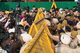 चंडीगढ़ मेयर इलेक्शन स्थगित, चुनाव अधिकारी का अचानक बीमार होना बताई वजह; विरोध करने पर AAP-कांग्रेस कार्यकर्ता गिरफ्तार चंडीगढ़ मेयर इलेक्शन स्थगित, चुनाव अधिकारी का अचानक बीमार होना बताई वजह; विरोध करने पर AAP-कांग्रेस कार्यकर्ता गिरफ्तार