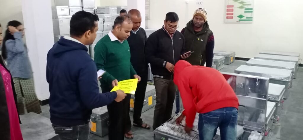 उपायुक्त ने किया ईवीएम वेयर हाउस का निरीक्षण