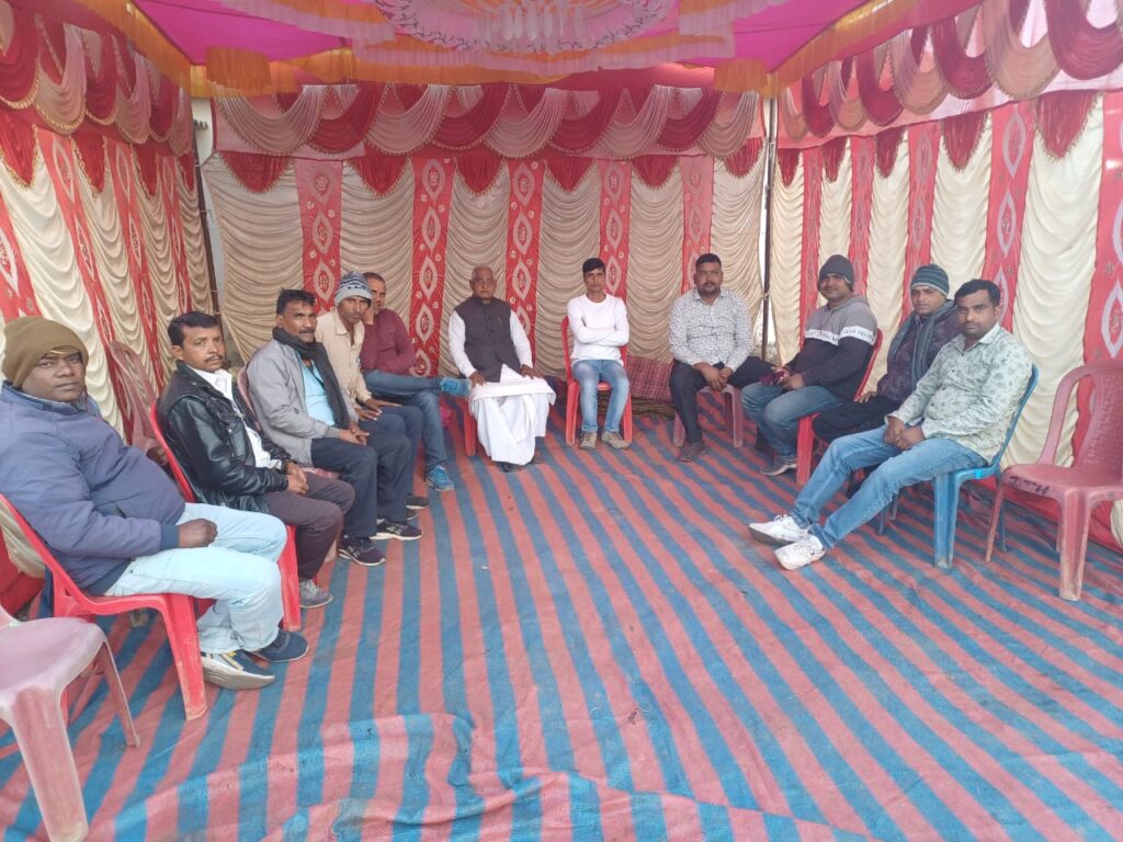 तीन सूत्री मांगों को लेकर हाईवा ऑनर एसोसिएशन संघ का अनिश्चित कालीन हड़ताल जारी तीन सूत्री मांगों को लेकर हाईवा ऑनर एसोसिएशन संघ का अनिश्चित कालीन हड़ताल जारी