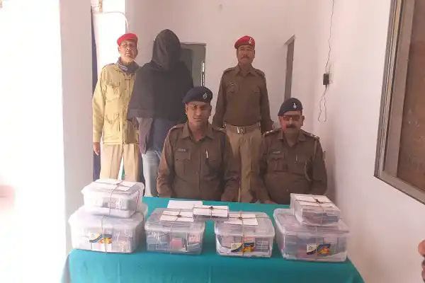 साहेबगंज :अवैध लॉटरी कारोबार के खिलाफ कार्रवाई, एक गिरफ्तार साहेबगंज :अवैध लॉटरी कारोबार के खिलाफ कार्रवाई, एक गिरफ्तार