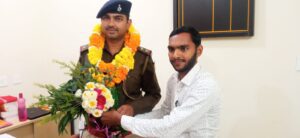 नए थाना प्रभारी के आने पर पत्रकारों ने किया शिष्टाचार मुलाकात।
