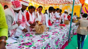 सरना समाज के द्वारा स्थापना दिवस वर्ष मनाया गया:जिसमें अनोखा दीप प्रज्वलित,देखकर रह जाएंगे आप भी हैरान!