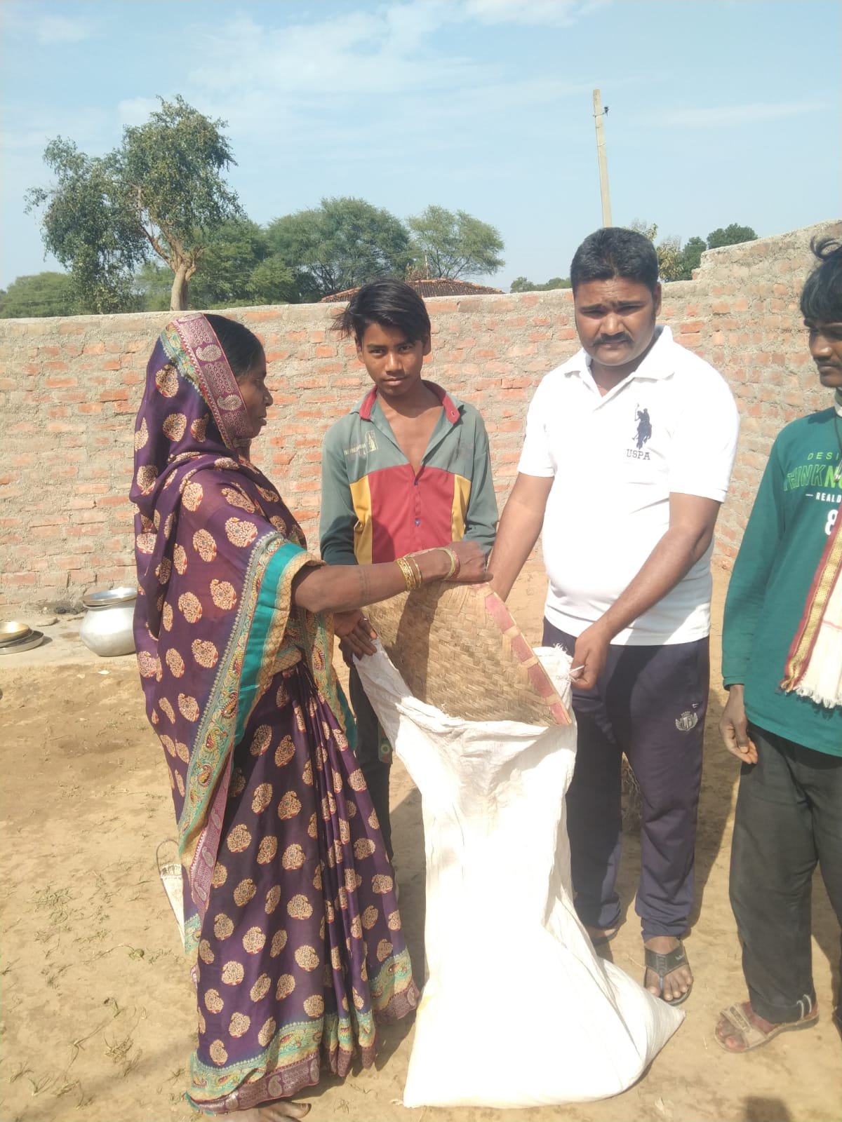 आगामी 28 फरवरी को 51 असहाय बहनों की होगी शादी - पप्पू विश्वकर्मा आगामी 28 फरवरी को 51 असहाय बहनों की होगी शादी - पप्पू विश्वकर्मा