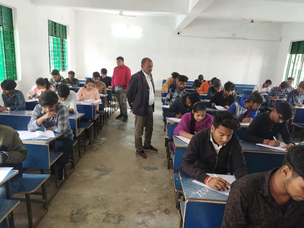 मेट्रिक(संस्कृत)व इंटरमीडिएट (केमिस्ट्री)परीक्षा मे कुल 1029 परीक्षार्थी शामिल मेट्रिक(संस्कृत)व इंटरमीडिएट (केमिस्ट्री)परीक्षा मे कुल 1029 परीक्षार्थी शामिल