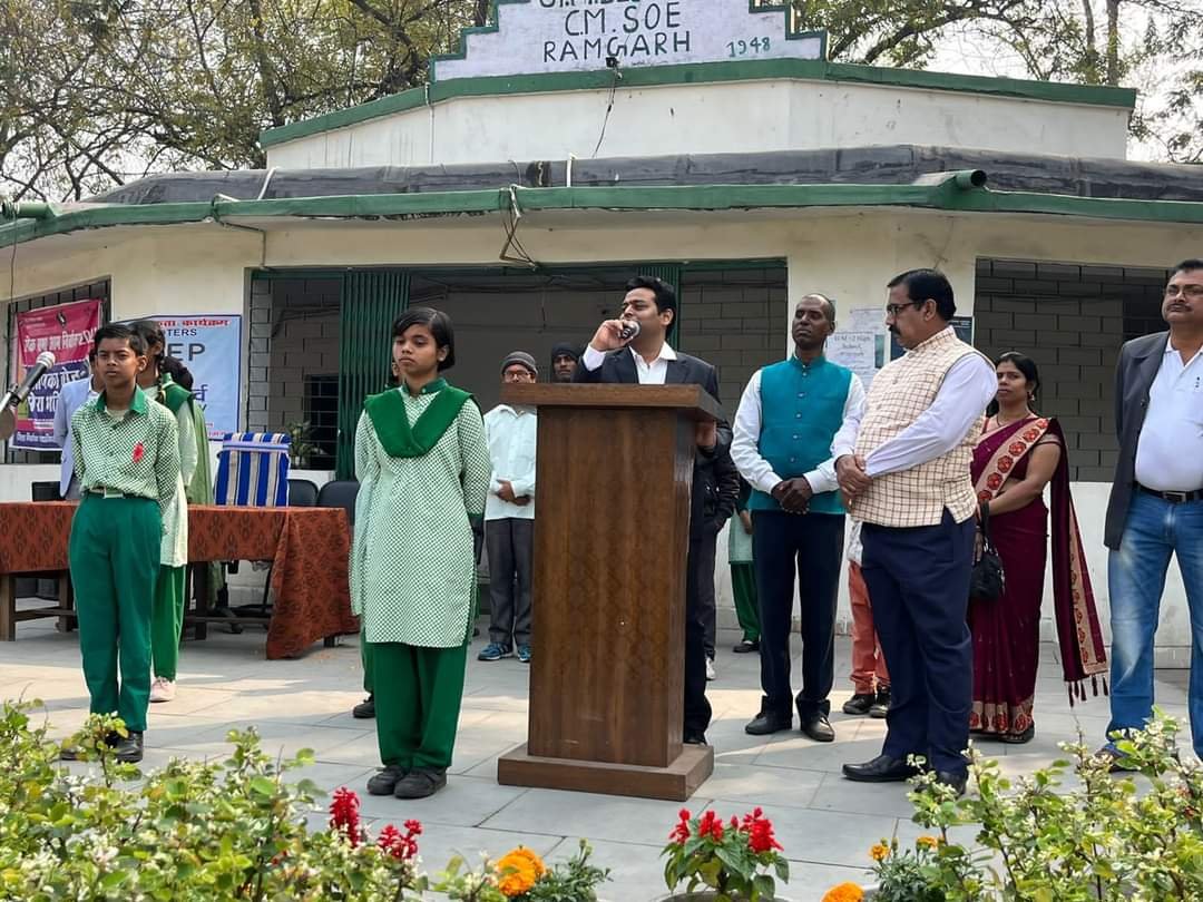 सरकारी विद्यालयों में वार्षिक परीक्षा में प्रथम स्थान प्राप्त करने वाले बच्चों को ब्लेजर देकर उपायुक्त ने किया सम्मानित। सरकारी विद्यालयों में वार्षिक परीक्षा में प्रथम स्थान प्राप्त करने वाले बच्चों को ब्लेजर देकर उपायुक्त ने किया सम्मानित।