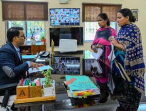 उपायुक्त ने जनता दरबार के माध्यम से ग्रामीण व शहरी क्षेत्र के लोगों से की मुलाकात
