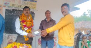 शिक्षकों के सेवानिवृत होने पर किया गया विदाई समारोह का आयोजन