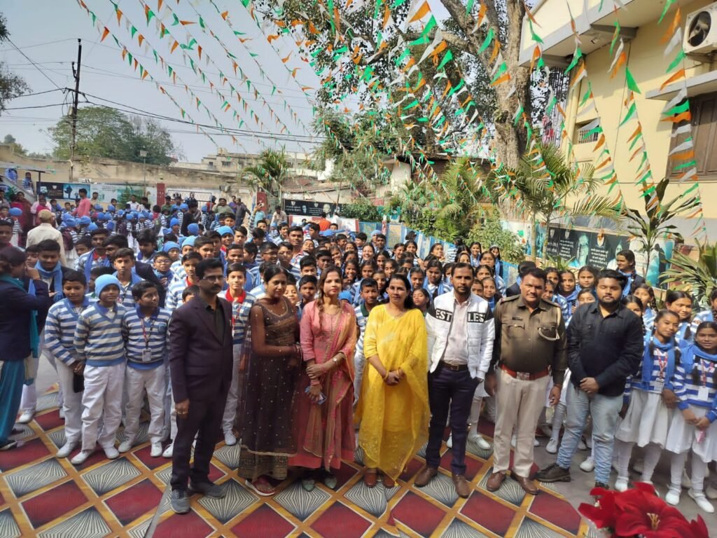 सड़क सुरक्षा सप्ताह के तहत संत मरियम स्कूल में चलाया गया जागरूकता अभियान सड़क सुरक्षा सप्ताह के तहत संत मरियम स्कूल में चलाया गया जागरूकता अभियान