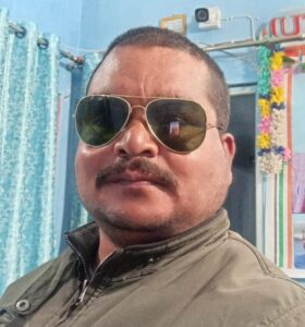 मजदूर यूनियन के नेता राजेश कुमार सिंह राजनीतिक दल में शामिल होकर मजदूरों को बना रहे हैं बेवकूफ:जुम्मन