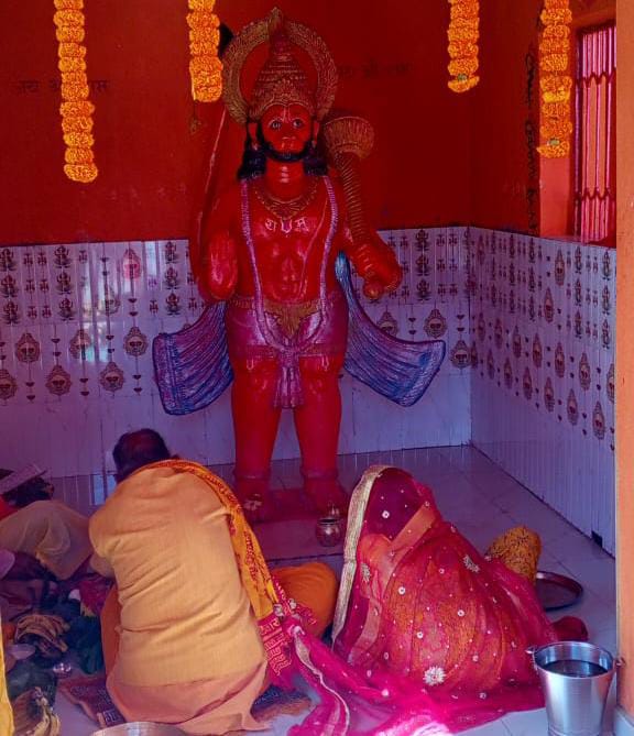 मुरगू में बजरंगबली के मंदिर का वर्षगांठ धूमधाम से मनाया मुरगू में बजरंगबली के मंदिर का वर्षगांठ धूमधाम से मनाया