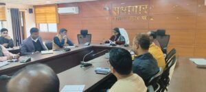 जिला आपूर्ति पदाधिकारी ने आपूर्ति विभाग द्वारा किए जा रहे कार्यों की समीक्षा की