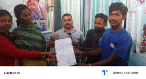 मालिकों द्वारा मजदूरी भुगतान नहीं करने को लेकर, मजदूर संघ ने सीएफ टी यु आई के पदाधिकारियों को दिए लिखित आवेदन।