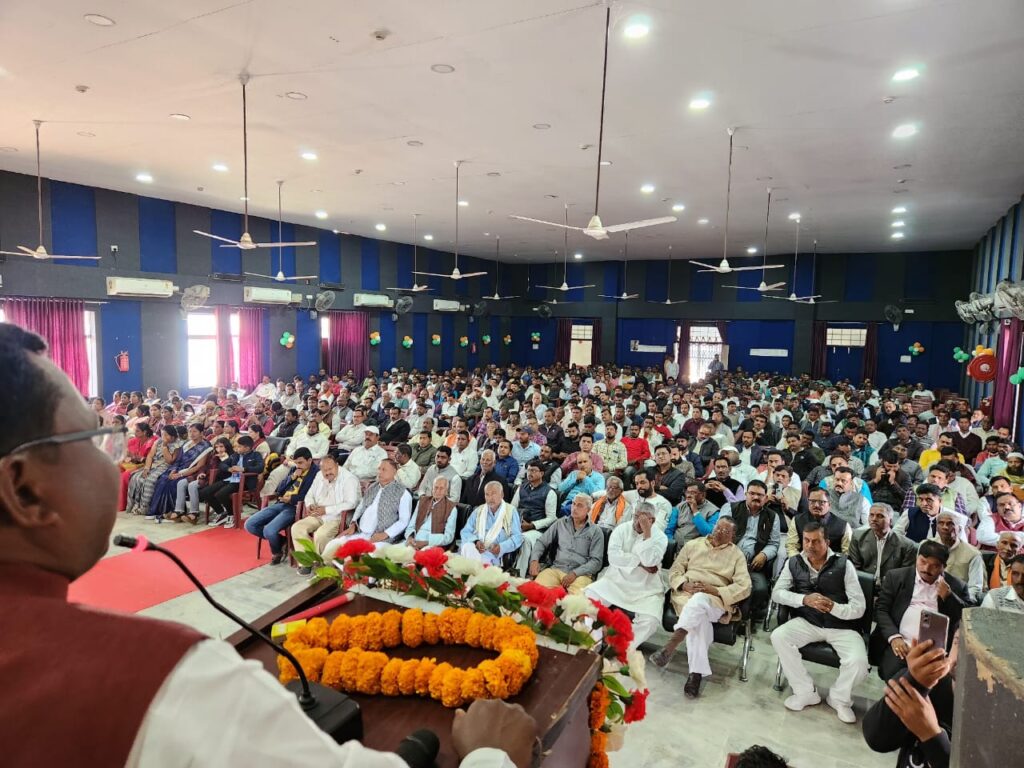 भाजपा के नव नियुक्त जिला अध्यक्ष के पदभार ग्रहण कार्यक्रम में हजारों की संख्या में पार्टी के पदाधिकारी एवम कार्यकर्ता हुए शामिल