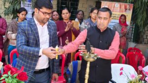 सड़क सुरक्षा को लेकर छात्रों ने नुक्कड़ नाटक का किया आयोजन