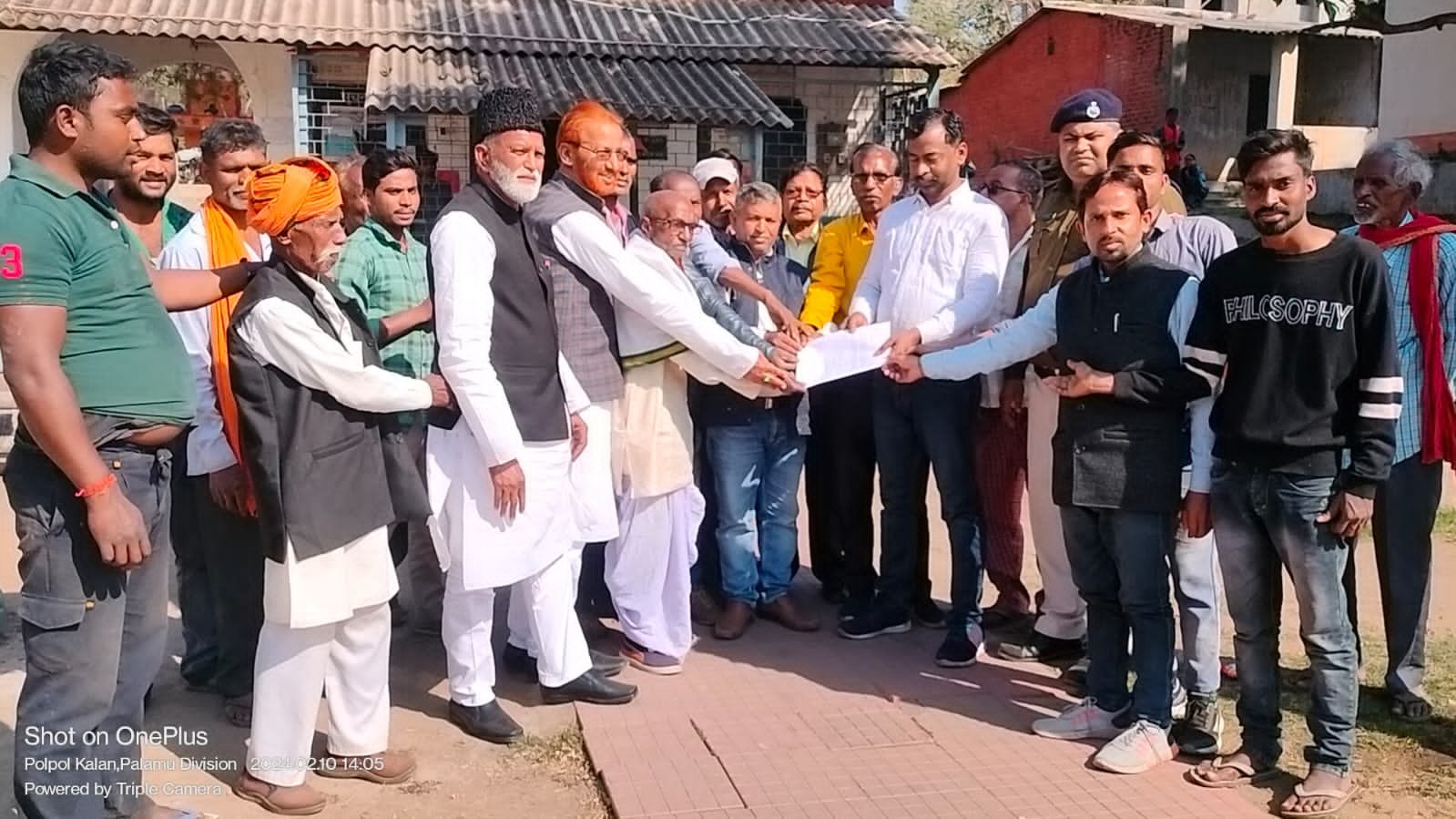 चतरा संसदीय क्षेत्र के पर्यटक स्थल केचकी रेलवे स्टेशन पर एक्सप्रेस ट्रेन की ठहराव नहीं किया जाना आदिवासियों के साथ खिलवाड़:- अलीहसन