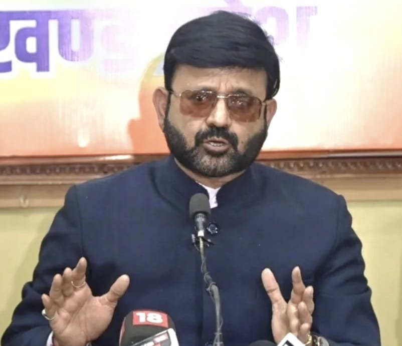 लातेहार के वरिष्ठ पत्रकार अजय सिंह की रहस्यमई मौत का हो खुलासा: प्रतुल शाह देव लातेहार के वरिष्ठ पत्रकार अजय सिंह की रहस्यमई मौत का हो खुलासा: प्रतुल शाह देव