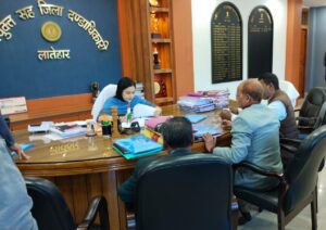मुख्यमंत्री पशुधन विकास योजना हेतु जिला स्तरीय समिति की उपायुक्त गरिमा सिंह की अध्यक्षता में की गई बैठक
