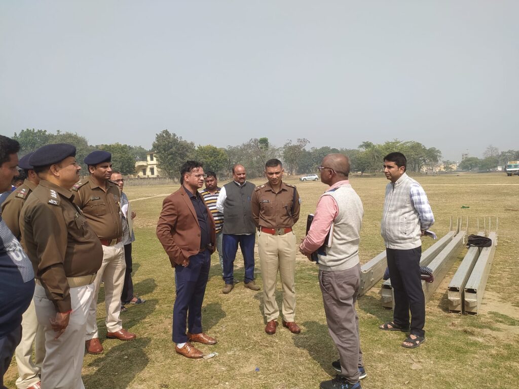 मुख्यमंत्री के आगमन से पूर्व सभी तैयारी सुनिश्चित करने हेतु उपायुक्त ने किया स्थल निरीक्षण मुख्यमंत्री के आगमन से पूर्व सभी तैयारी सुनिश्चित करने हेतु उपायुक्त ने किया स्थल निरीक्षण