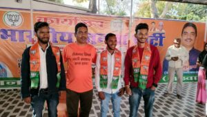 (JMM) जेएमएम के कई कार्यकर्ताओं ने थामा भाजपा का दामन|