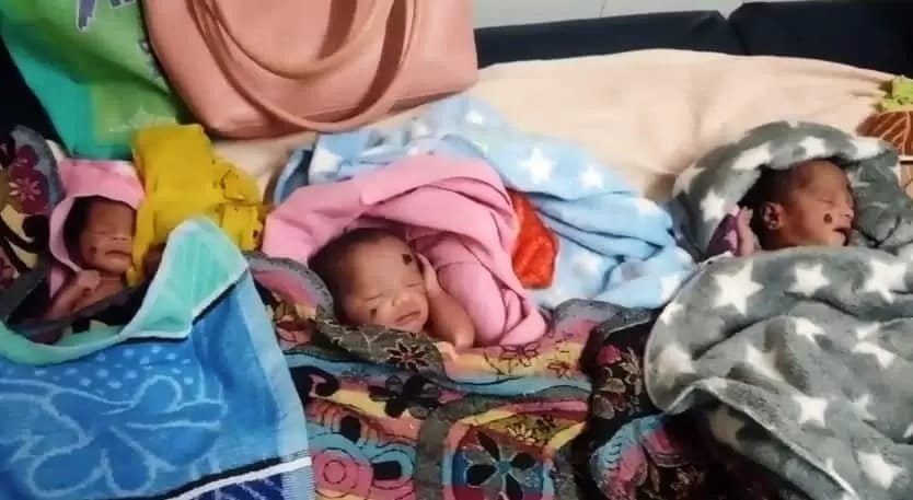 झारखंड में एक महिला ने तीन बच्चे को दिया जन्म, जच्चा-बच्चा स्वस्थ झारखंड में एक महिला ने तीन बच्चे को दिया जन्म, जच्चा-बच्चा स्वस्थ