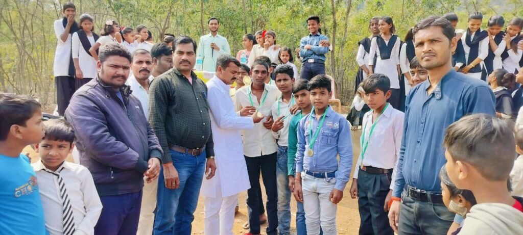 ए पी ए डी पब्लिक स्कूल में किया गया खेल प्रतियोगिता का आयोजन।